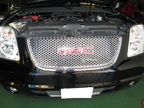 エンジン不調・チェックランプ点灯修理で入庫のGMC　ユーコンデナリです。...